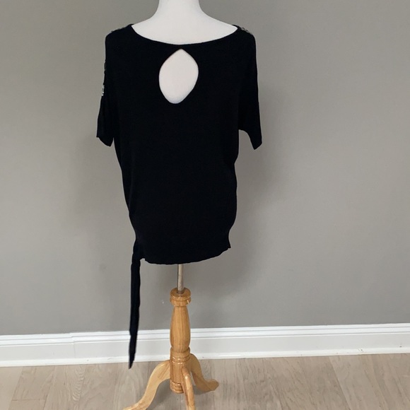 ⚠️flash sale⚠️ Sequin short sleeve sweater top - Picture 3 of 9